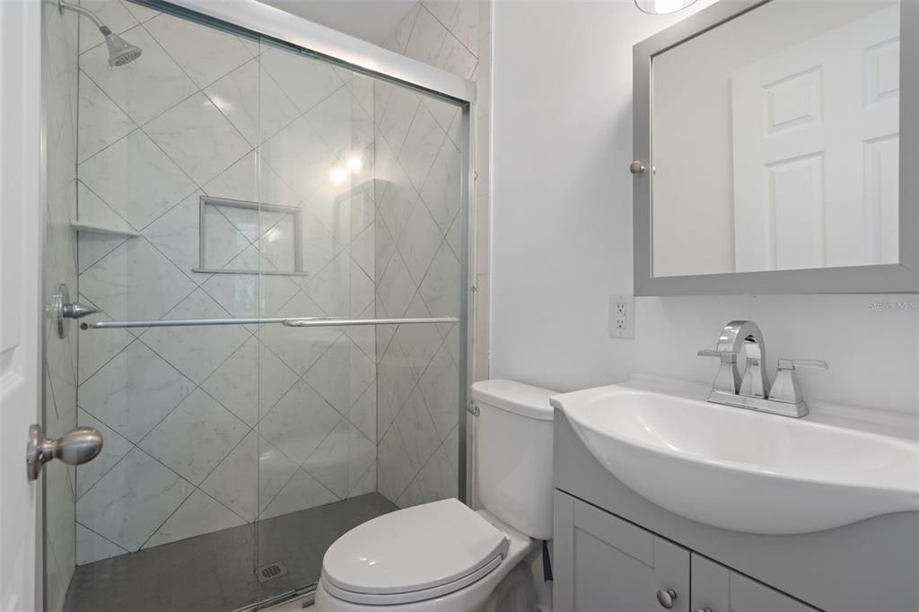 待售: $349,900 (4 贝兹, 3 浴室, 2374 平方英尺)