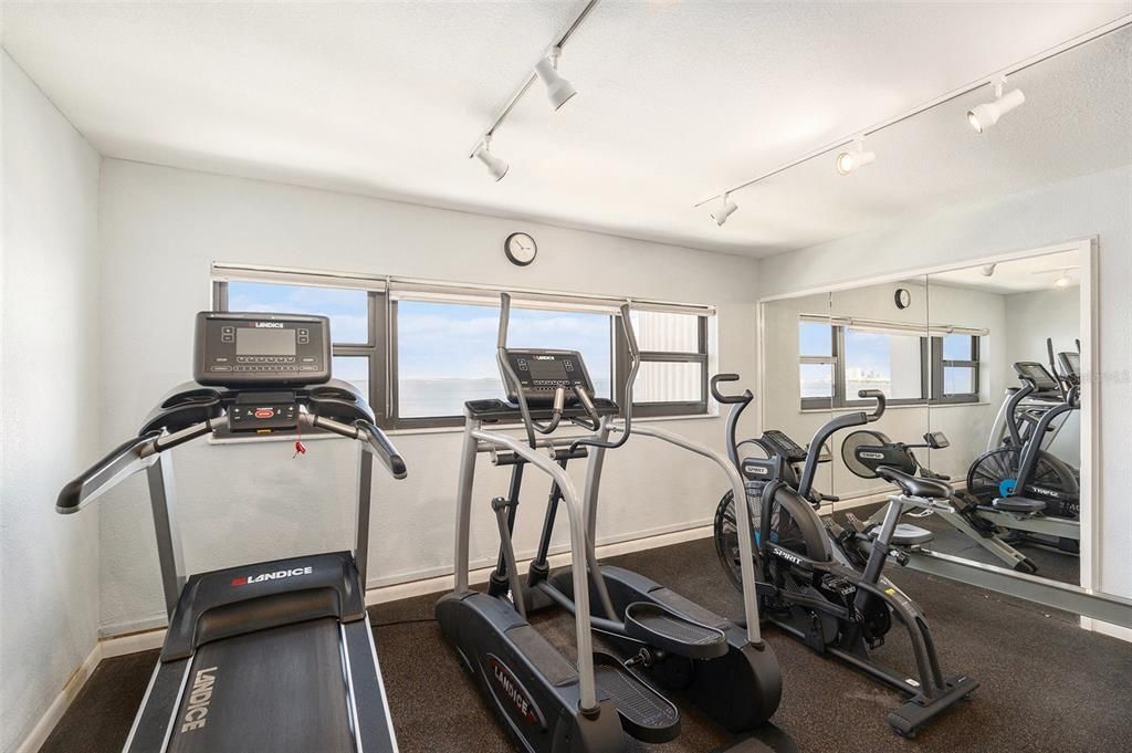 For Sale: $475,000 (2 beds, 2 baths, 1280 Square Feet)