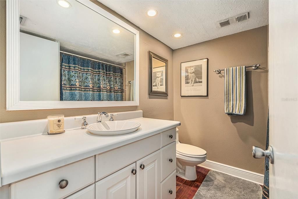 For Sale: $475,000 (2 beds, 2 baths, 1280 Square Feet)