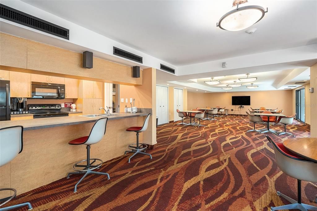 For Sale: $475,000 (2 beds, 2 baths, 1280 Square Feet)