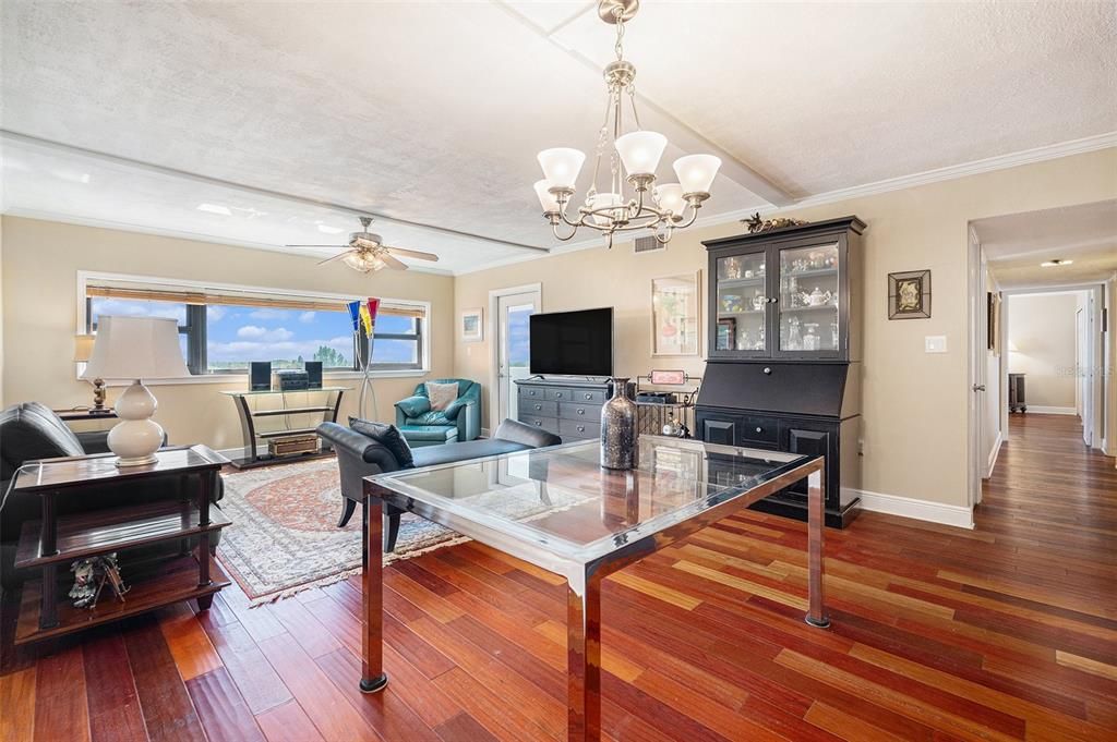 For Sale: $475,000 (2 beds, 2 baths, 1280 Square Feet)