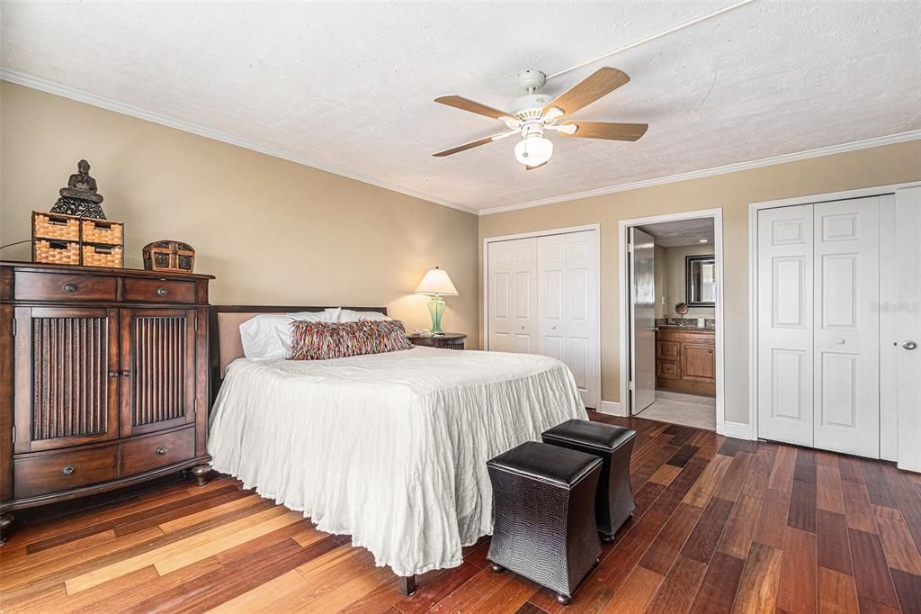 For Sale: $475,000 (2 beds, 2 baths, 1280 Square Feet)