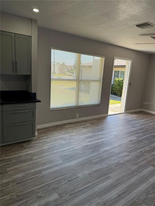 待售: $99,000 (1 贝兹, 1 浴室, 550 平方英尺)