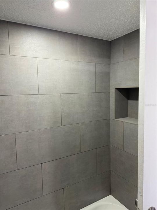 待售: $99,000 (1 贝兹, 1 浴室, 550 平方英尺)