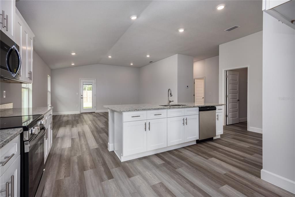 For Sale: $358,200 (3 beds, 2 baths, 1780 Square Feet)