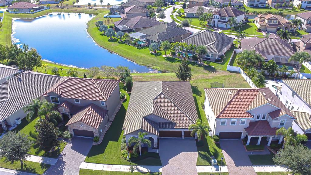 Под контрактом: $450,000 (4 спален, 3 ванн, 2567 Квадратных фут)