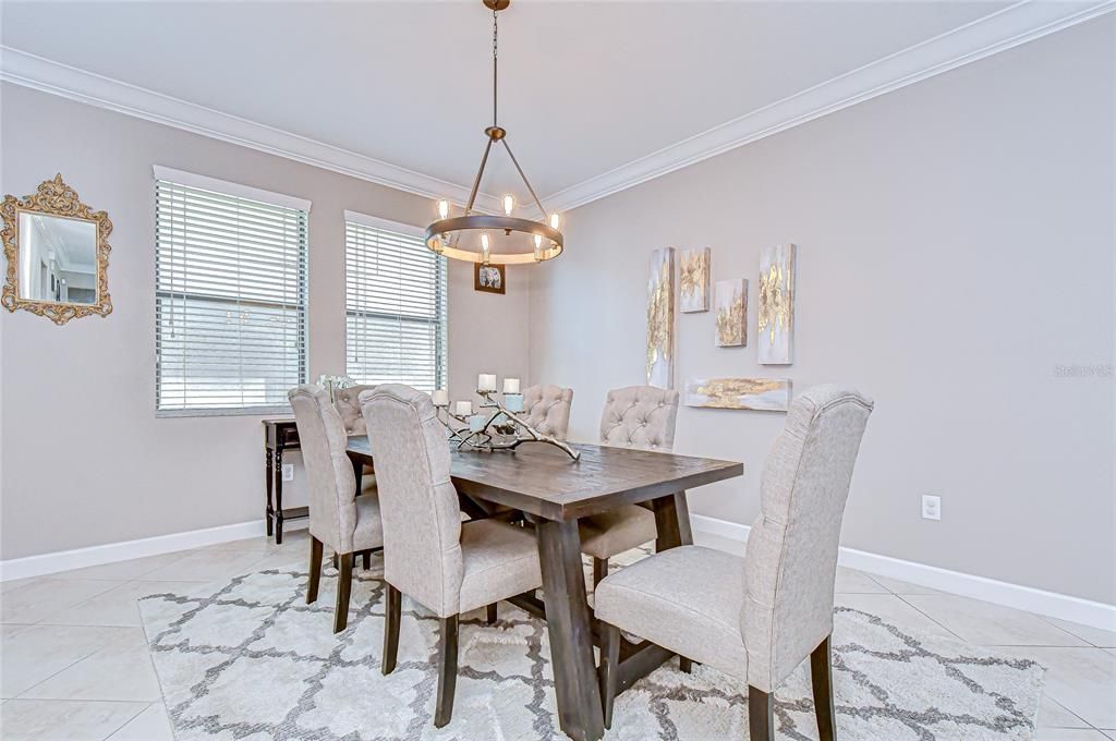 Под контрактом: $450,000 (4 спален, 3 ванн, 2567 Квадратных фут)