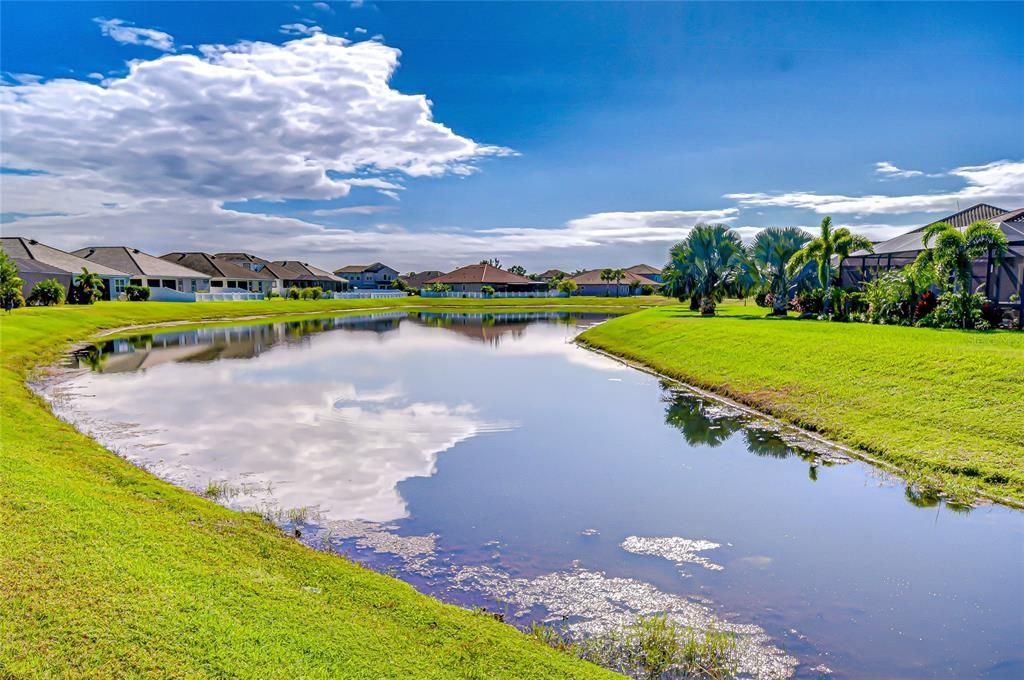 Под контрактом: $450,000 (4 спален, 3 ванн, 2567 Квадратных фут)