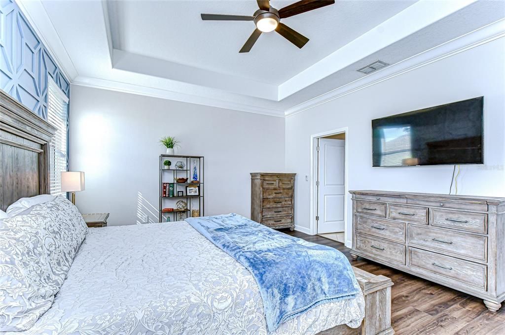 Под контрактом: $450,000 (4 спален, 3 ванн, 2567 Квадратных фут)