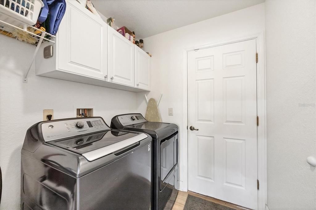 Activo con contrato: $549,000 (3 camas, 2 baños, 2392 Pies cuadrados)