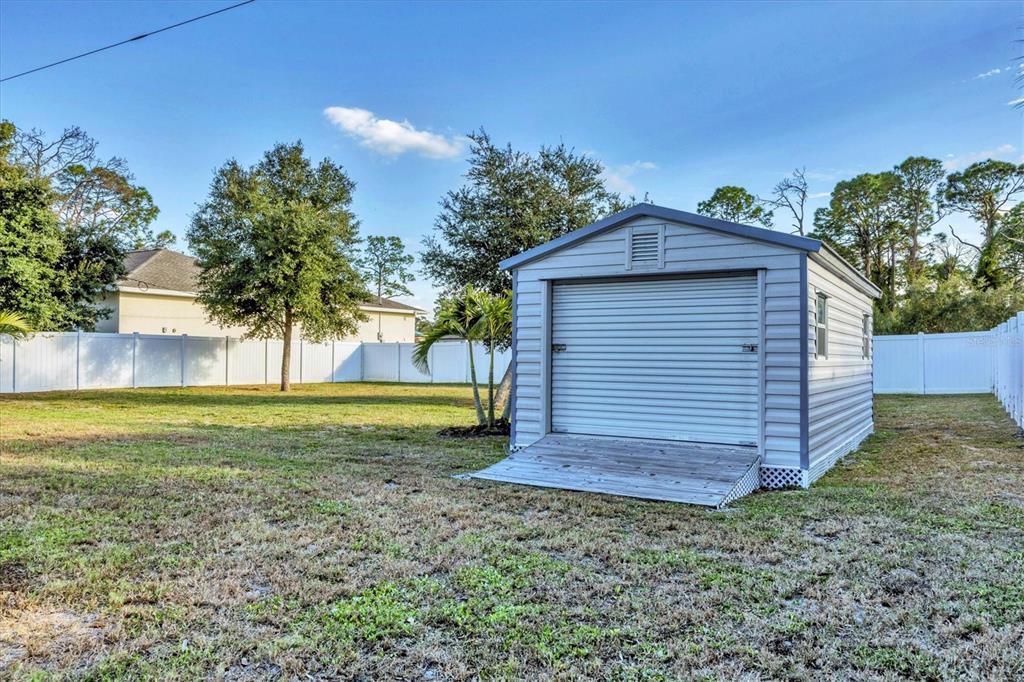 Activo con contrato: $549,000 (3 camas, 2 baños, 2392 Pies cuadrados)