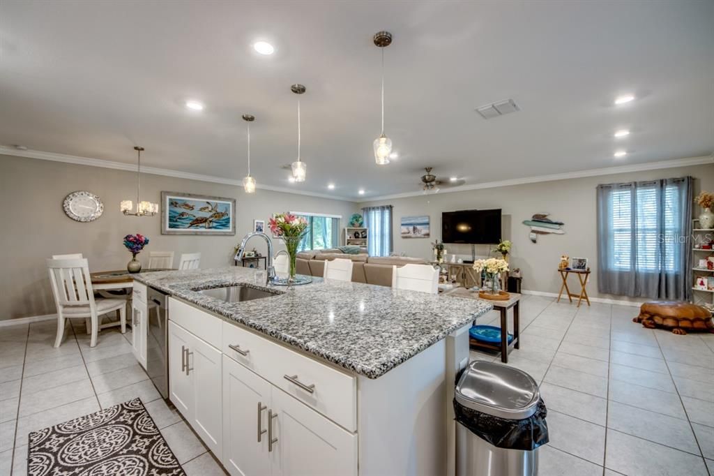 待售: $445,998 (3 贝兹, 2 浴室, 2066 平方英尺)