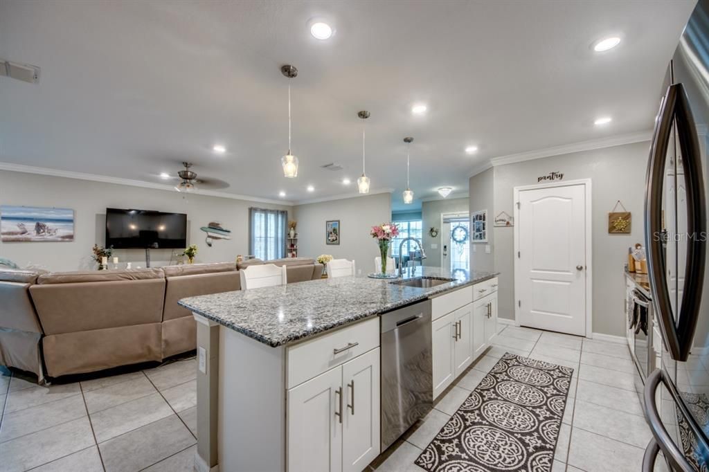 待售: $445,998 (3 贝兹, 2 浴室, 2066 平方英尺)