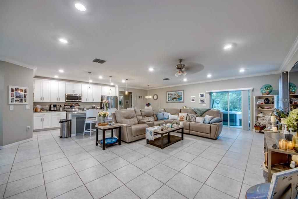 待售: $445,998 (3 贝兹, 2 浴室, 2066 平方英尺)