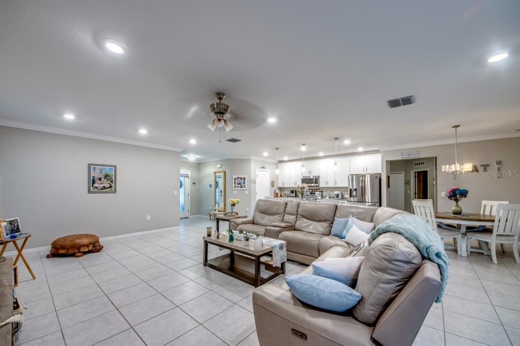 待售: $445,998 (3 贝兹, 2 浴室, 2066 平方英尺)