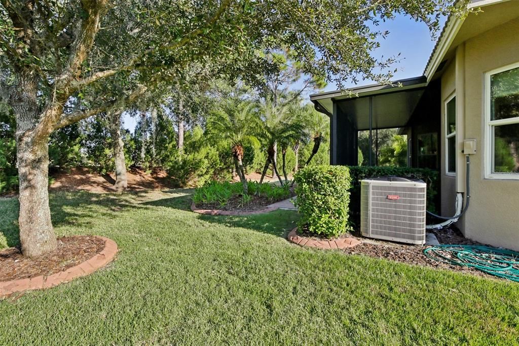 Под контрактом: $398,900 (3 спален, 3 ванн, 2409 Квадратных фут)