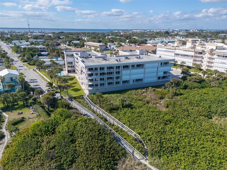 Active With Contract: $575,000 (3 beds, 2 baths, 2141 Square Feet)