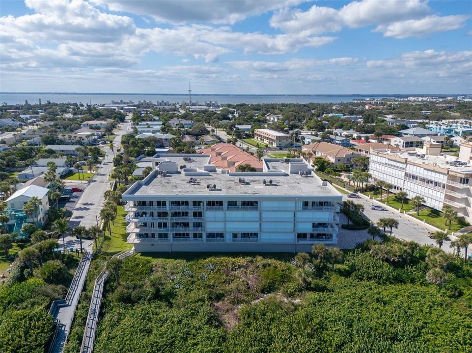 Active With Contract: $575,000 (3 beds, 2 baths, 2141 Square Feet)