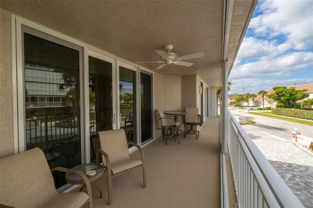 Active With Contract: $575,000 (3 beds, 2 baths, 2141 Square Feet)