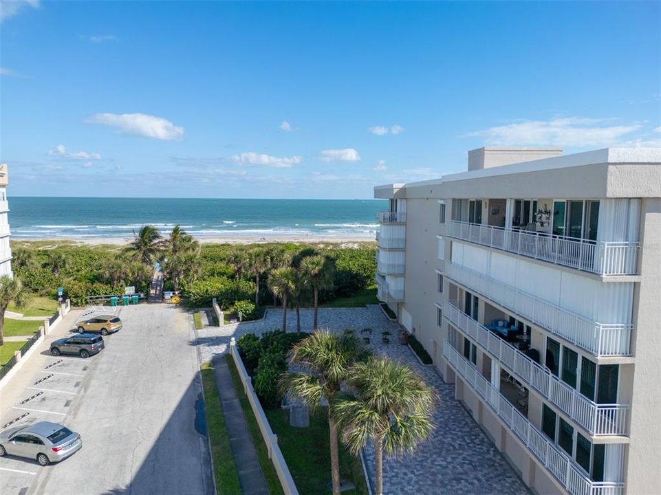 Active With Contract: $575,000 (3 beds, 2 baths, 2141 Square Feet)