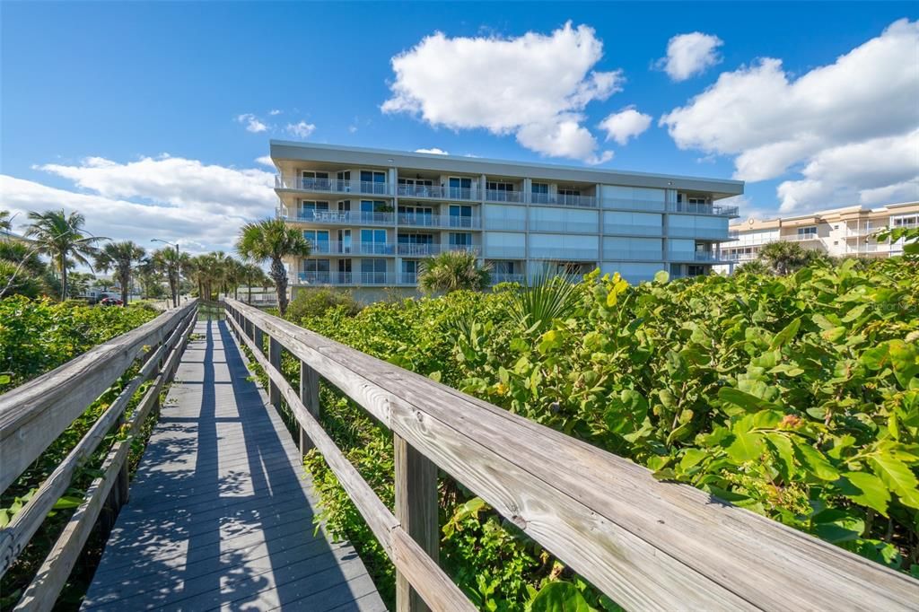 Active With Contract: $575,000 (3 beds, 2 baths, 2141 Square Feet)