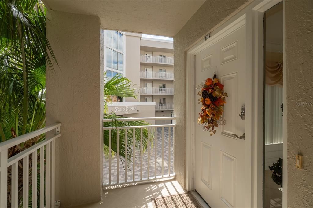 Active With Contract: $575,000 (3 beds, 2 baths, 2141 Square Feet)