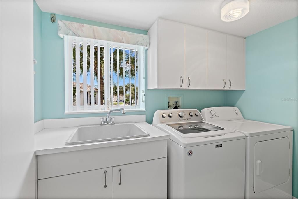 Active With Contract: $575,000 (3 beds, 2 baths, 2141 Square Feet)