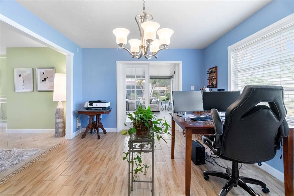 待售: $185,000 (2 贝兹, 1 浴室, 1180 平方英尺)