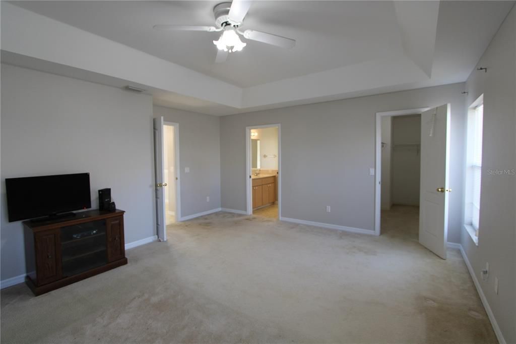 For Sale: $475,000 (3 beds, 2 baths, 1560 Square Feet)