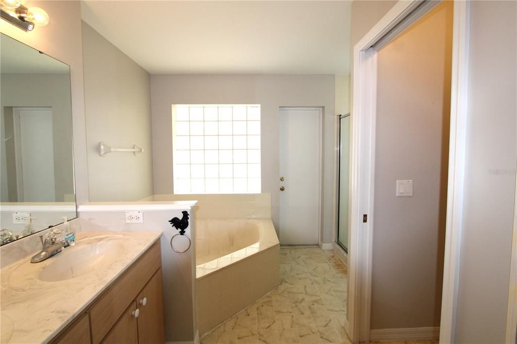 For Sale: $475,000 (3 beds, 2 baths, 1560 Square Feet)