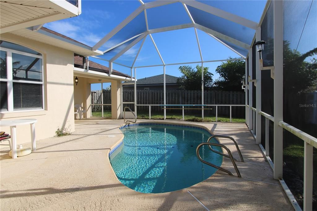 For Sale: $475,000 (3 beds, 2 baths, 1560 Square Feet)