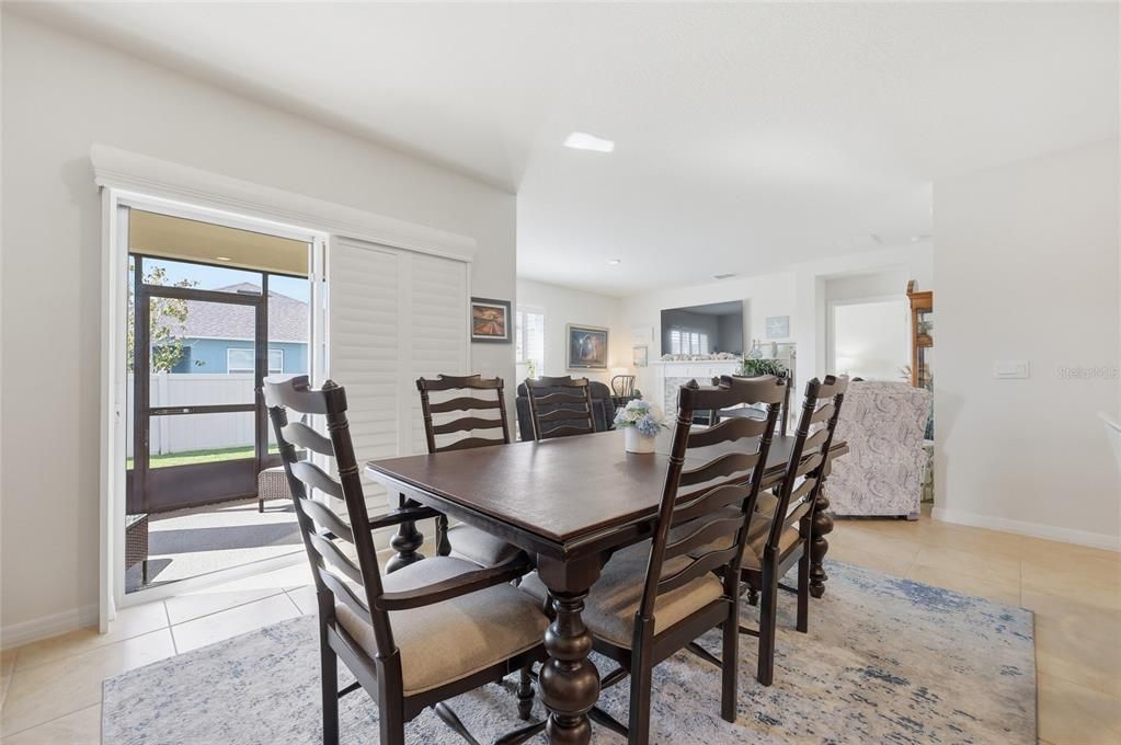 En Venta: $369,000 (4 camas, 2 baños, 1892 Pies cuadrados)