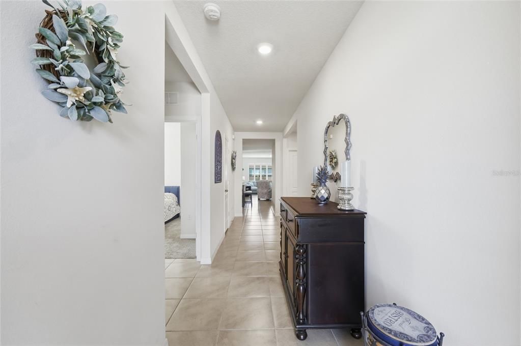 En Venta: $369,000 (4 camas, 2 baños, 1892 Pies cuadrados)