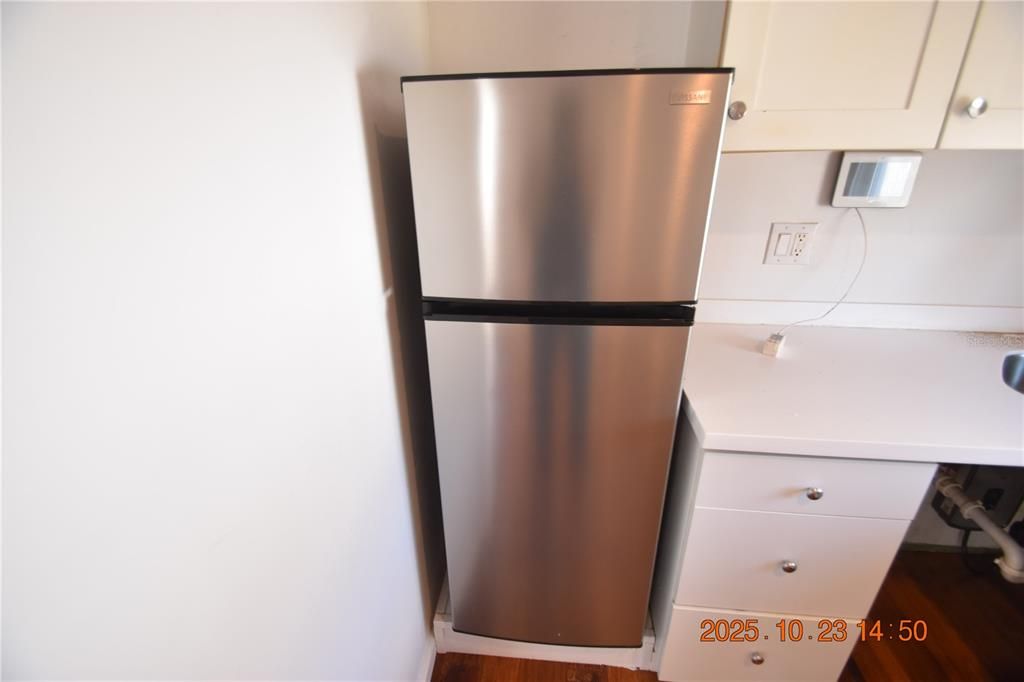 В аренду: $1,150 (0 спален, 1 ванн, 300 Квадратных фут)