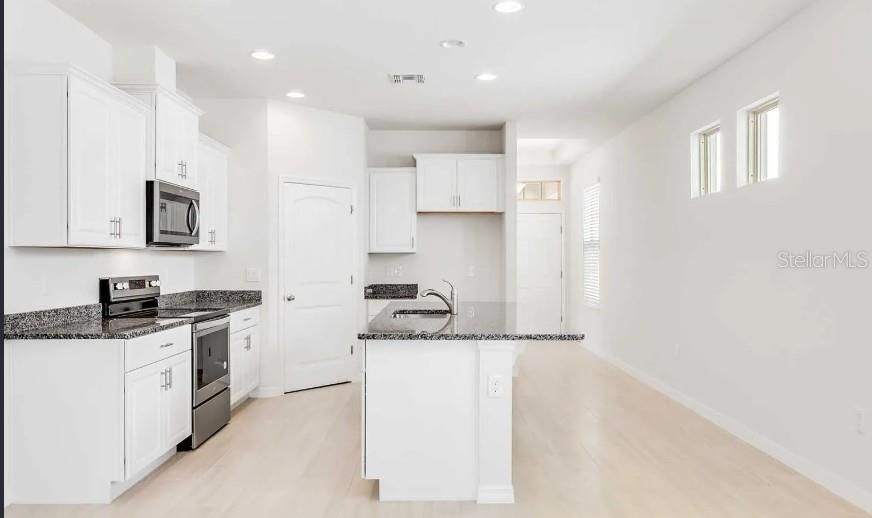 For Sale: $525,000 (3 beds, 2 baths, 1685 Square Feet)