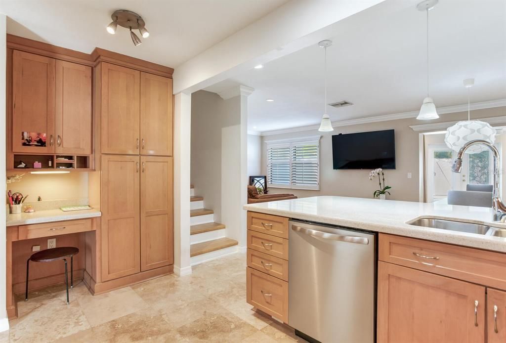 Под контрактом: $615,000 (2 спален, 3 ванн, 1463 Квадратных фут)