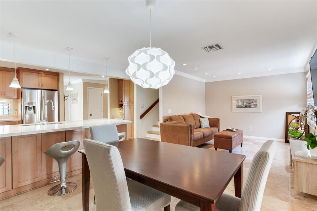 Под контрактом: $615,000 (2 спален, 3 ванн, 1463 Квадратных фут)