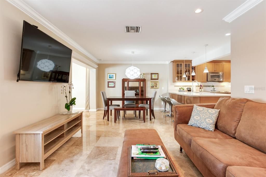 Под контрактом: $615,000 (2 спален, 3 ванн, 1463 Квадратных фут)