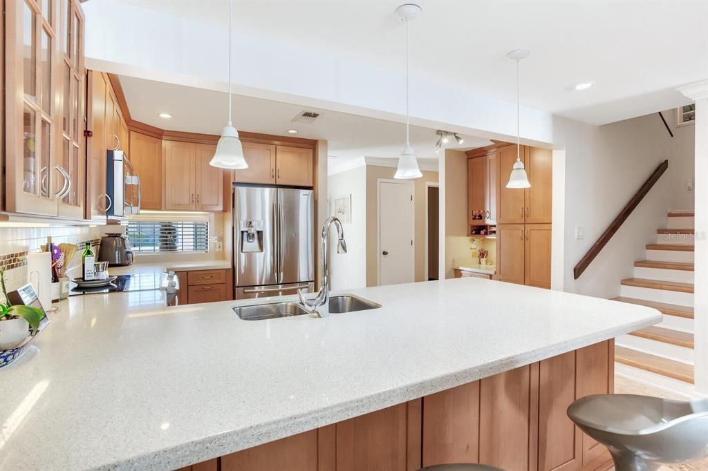 Под контрактом: $615,000 (2 спален, 3 ванн, 1463 Квадратных фут)