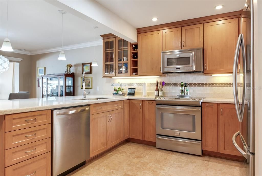 Под контрактом: $615,000 (2 спален, 3 ванн, 1463 Квадратных фут)