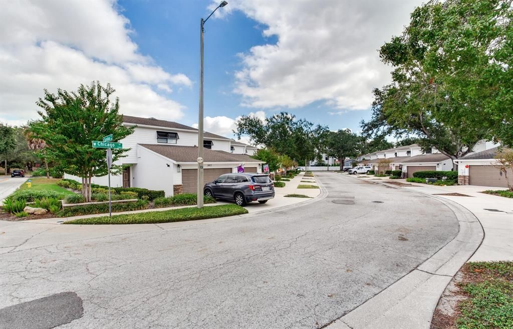 Под контрактом: $615,000 (2 спален, 3 ванн, 1463 Квадратных фут)