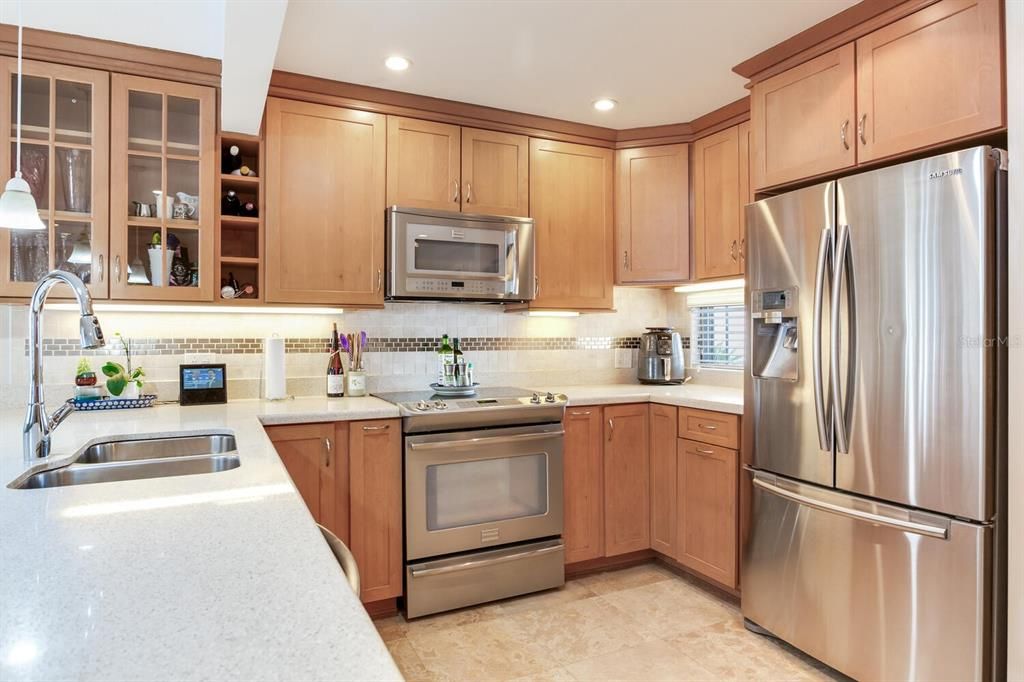 Под контрактом: $615,000 (2 спален, 3 ванн, 1463 Квадратных фут)