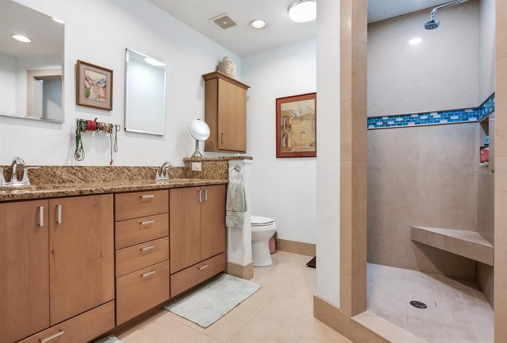 Под контрактом: $615,000 (2 спален, 3 ванн, 1463 Квадратных фут)