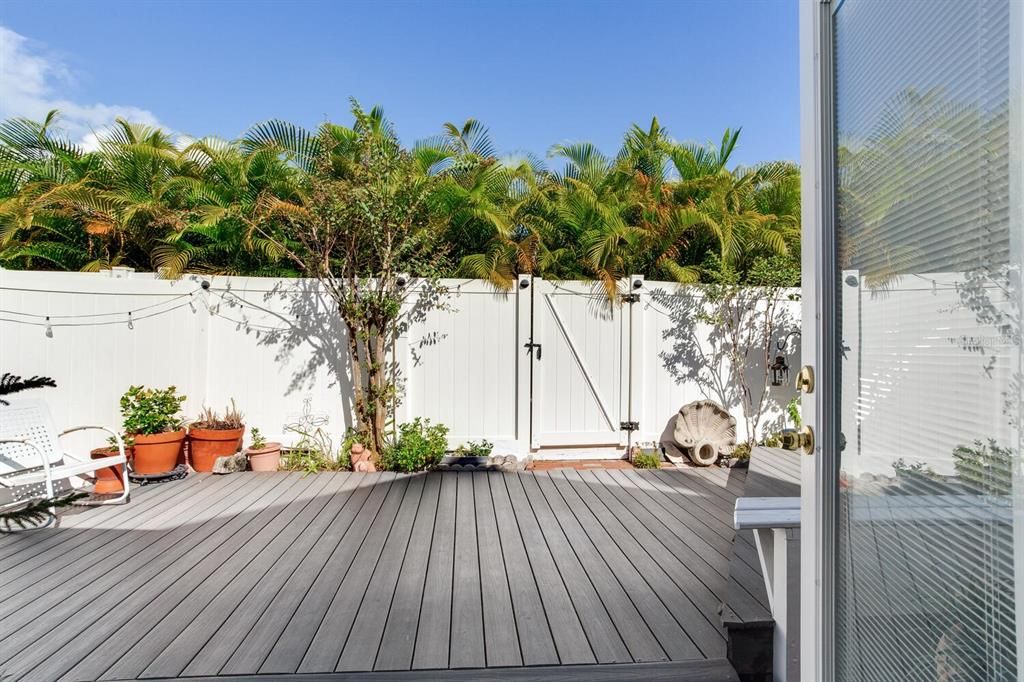 Под контрактом: $615,000 (2 спален, 3 ванн, 1463 Квадратных фут)