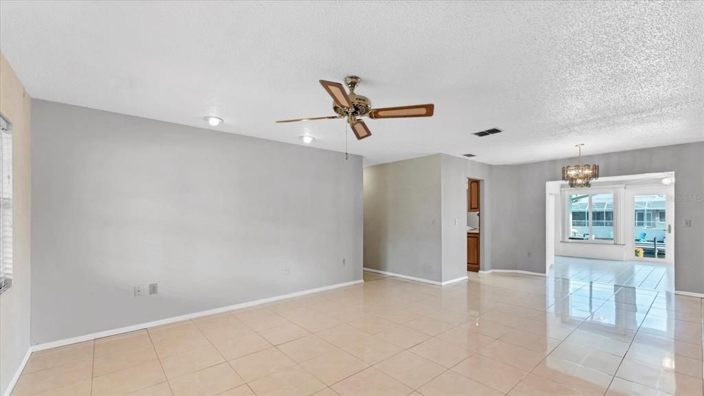 待售: $699,900 (3 贝兹, 2 浴室, 1912 平方英尺)