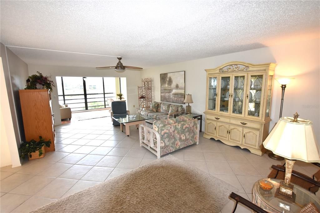 For Sale: $279,000 (2 beds, 2 baths, 1588 Square Feet)