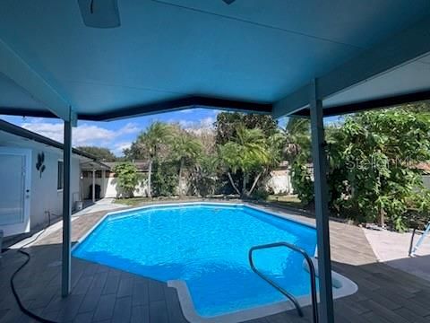 For Rent: $1,700 (2 beds, 2 baths, 1200 Square Feet)