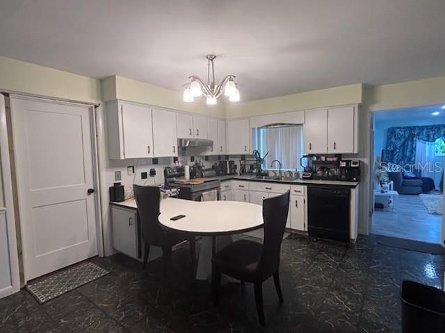 For Rent: $1,700 (2 beds, 2 baths, 1200 Square Feet)