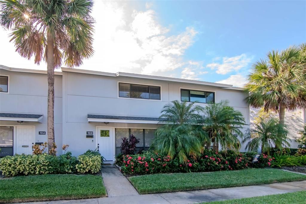 Active With Contract: $639,000 (2 beds, 2 baths, 1480 Square Feet)