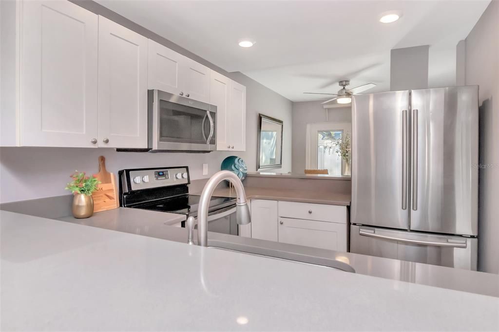 Active With Contract: $639,000 (2 beds, 2 baths, 1480 Square Feet)